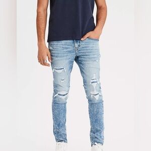 New with tags - AMERICAN EAGLE - Airflex+ Skinny Distressed Jean. Men's 28 x 28